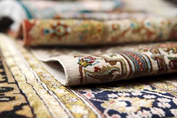 خرید فرش ماشینی بادوام بستگی به دو فاکتور جنس الیاف و تراکم آن دارد