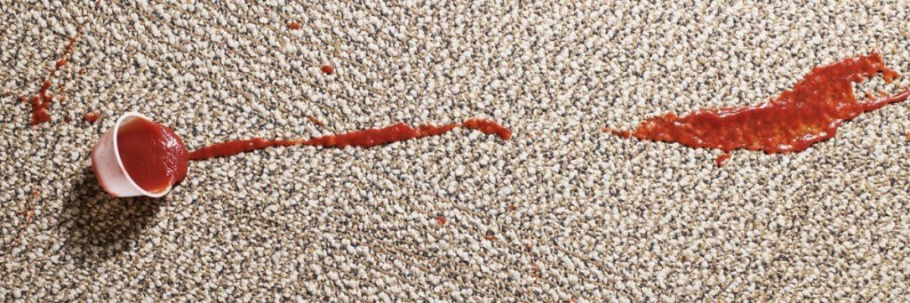 پاک کردن لکه سس گوجه فرنگی از روی فرش