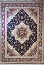 فرش ماشيني 4*3  سرمه اي حاشيه لاکي - تصویر 2